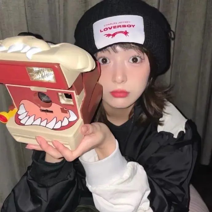 孖胎斗女巫